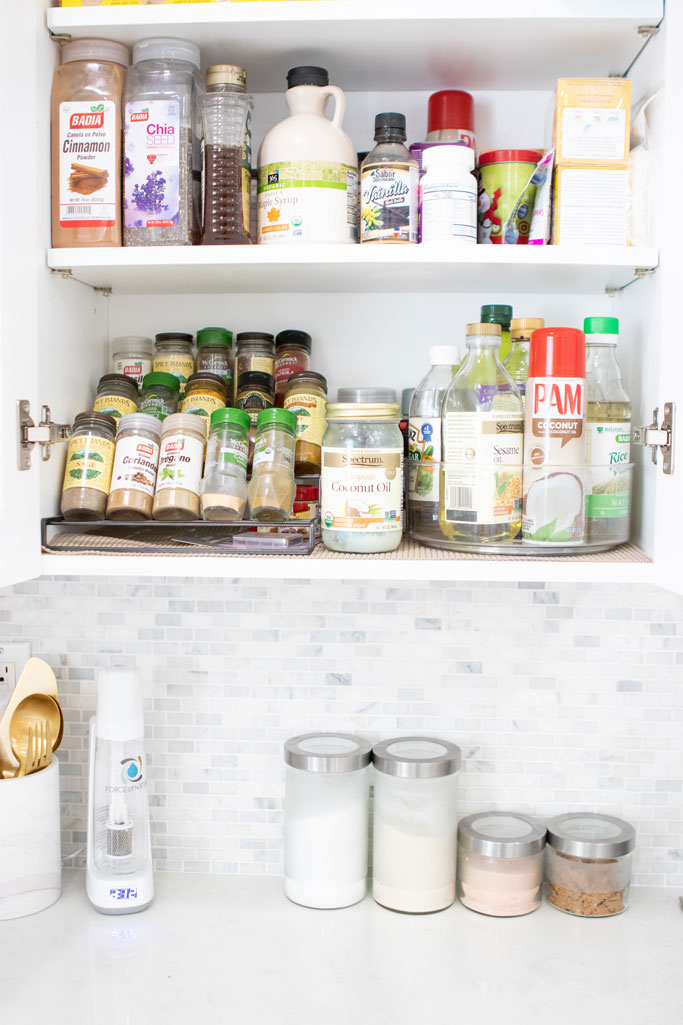 How To: 10 Ways To Organize Small Pantry & Maximize Space - Blame it on ...